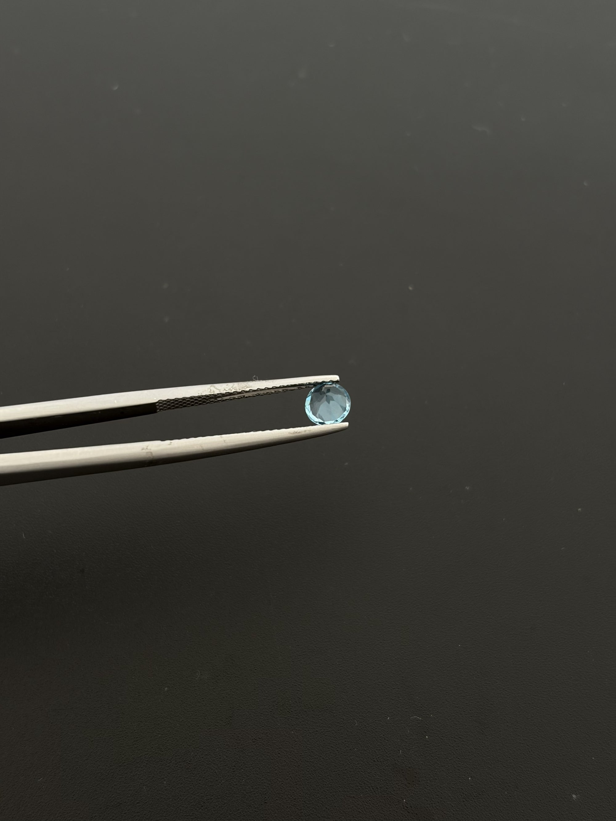 Blue Topaz Faceted Round Shape 5.1 mm