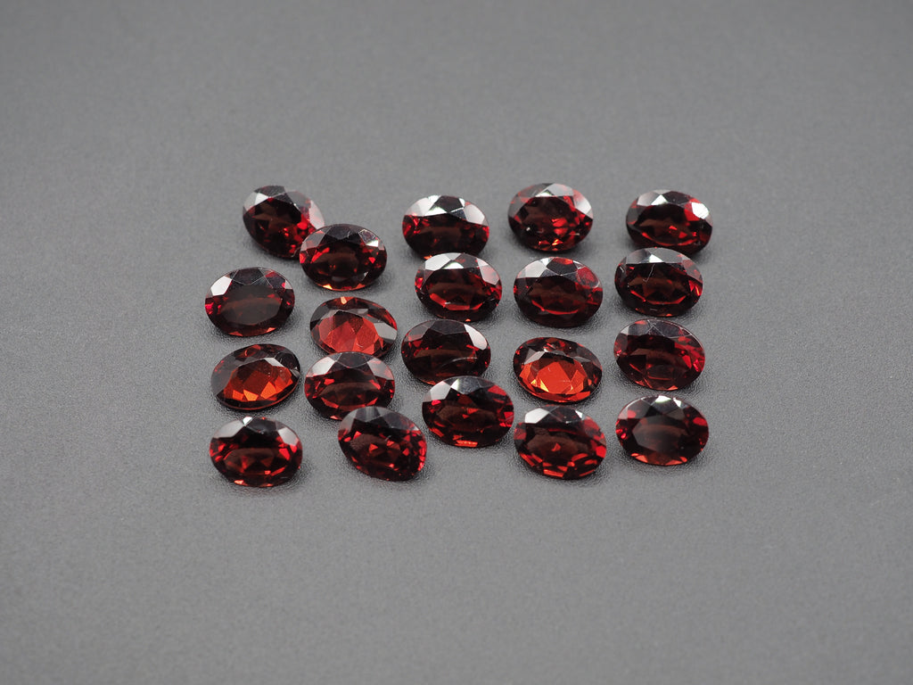 Garnet Faceted Oval Shape 9x7 mm 1 Piece