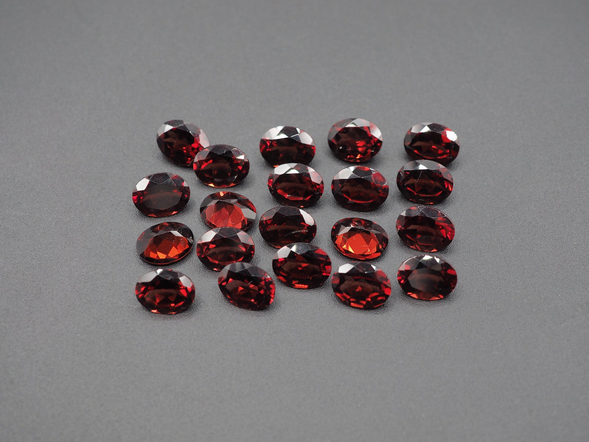 Garnet Faceted Oval Shape 9x7 mm 1 Piece
