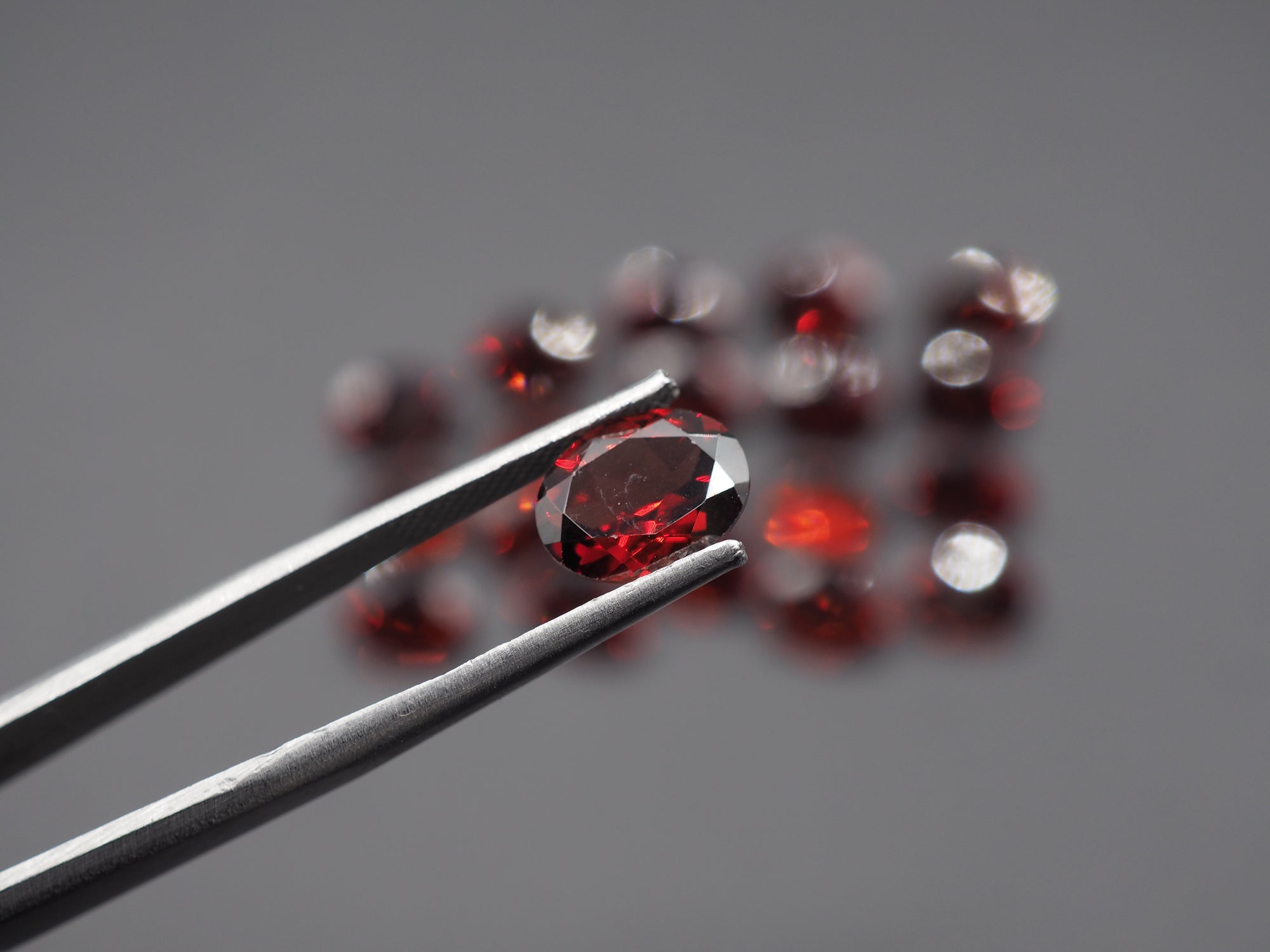 Garnet Faceted Oval Shape 9x7 mm 1 Piece