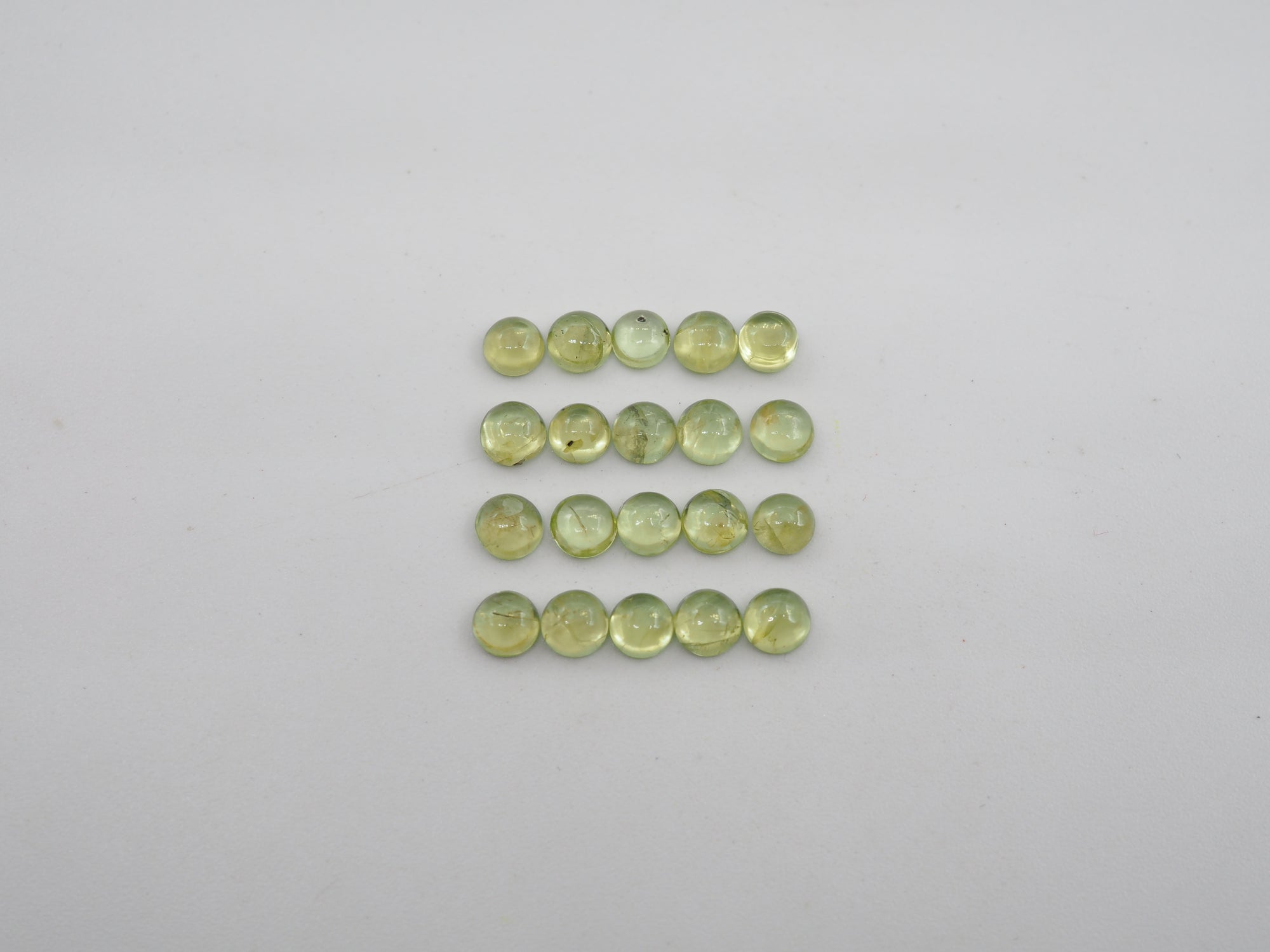 Peridot Cabs Round 4mm Approximately 6.70 Carat, 20 Pieces (GTG-P-78)