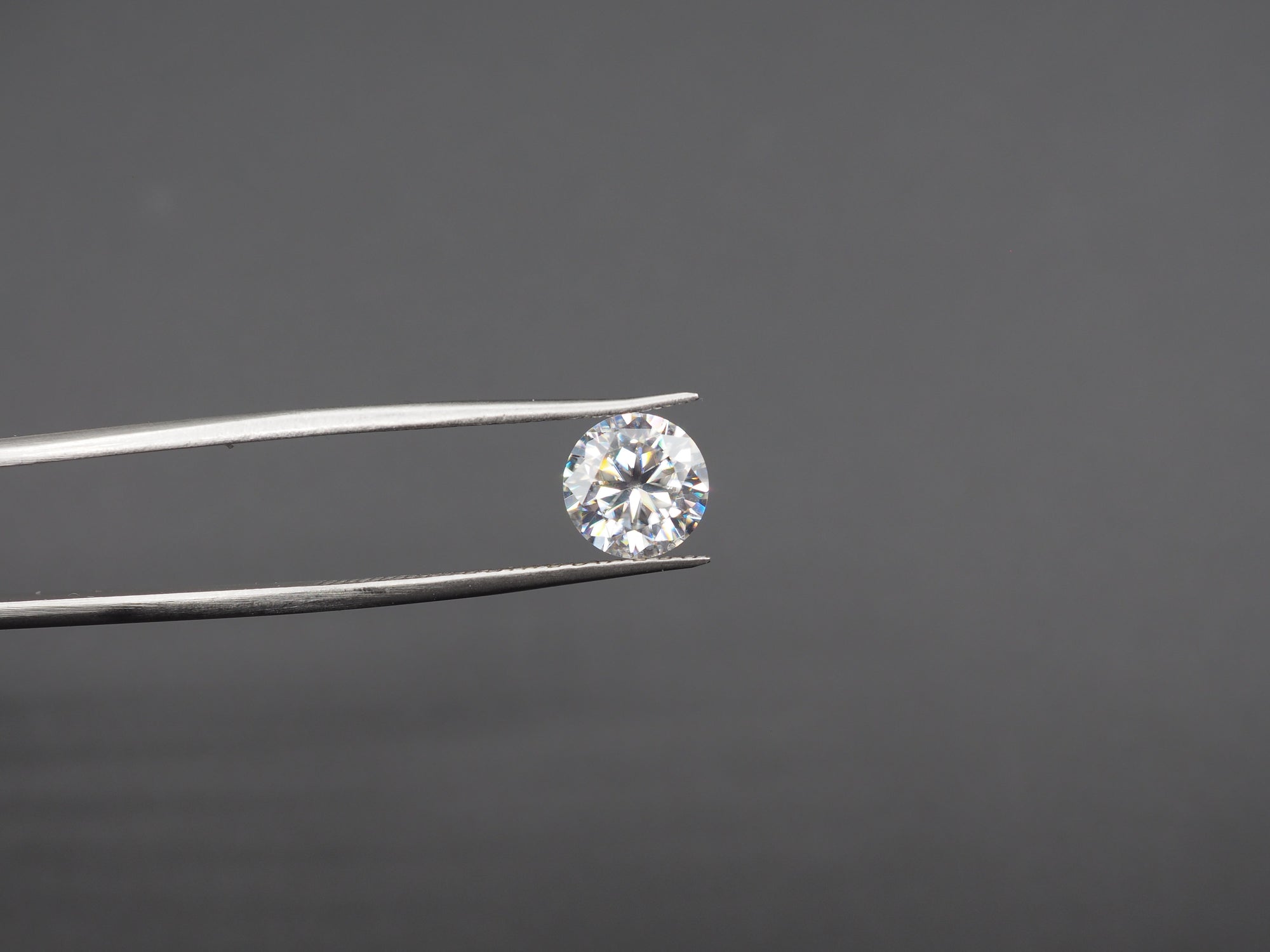 Moissanite Faceted 6.5 mm Single Piece Approximately .90 Carat (GTG-MO-40)