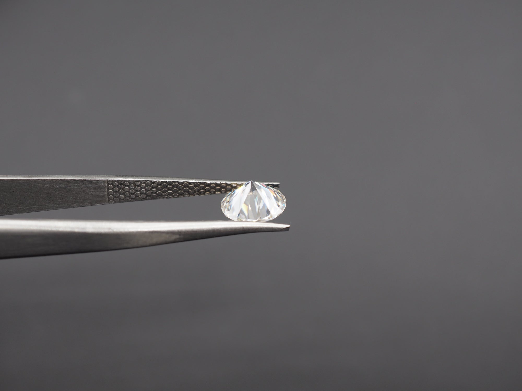 Moissanite Faceted 6.5 mm Single Piece Approximately .90 Carat (GTG-MO-40)