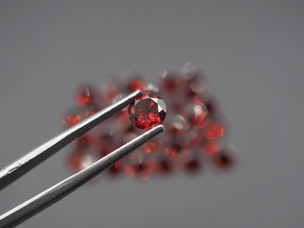 Garnet Faceted Round Shape 6 mm 1 Piece