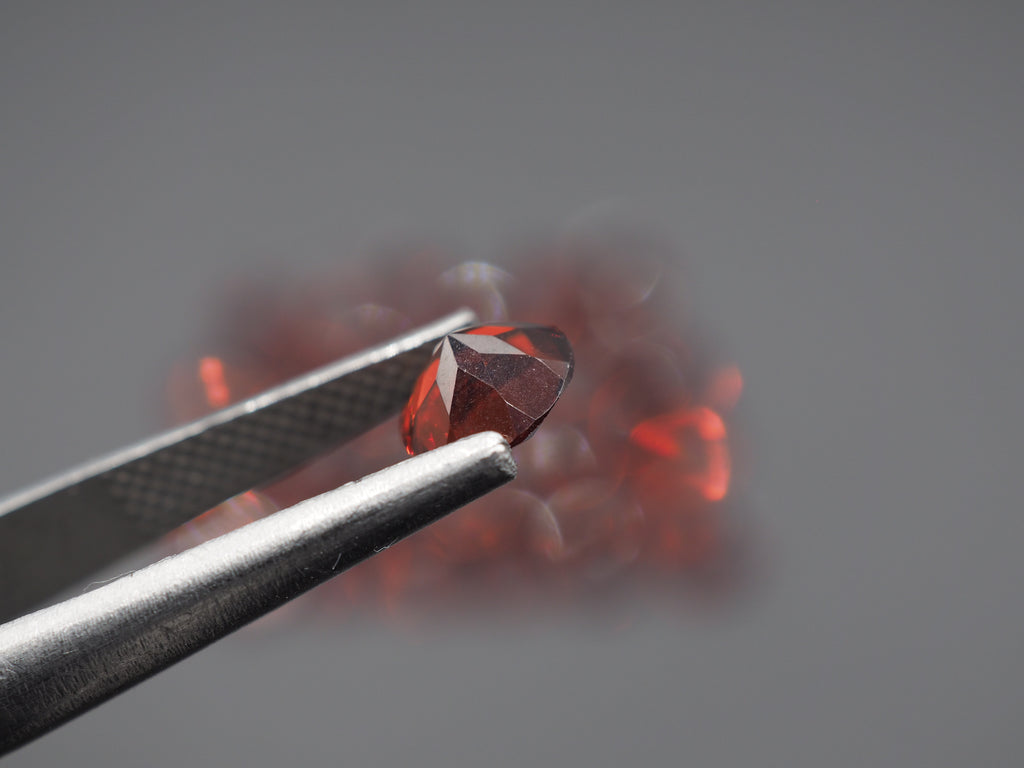 Garnet Faceted Round Shape 6 mm 1 Piece