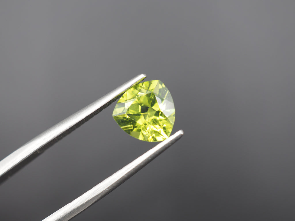 Peridot Faceted Gemstone, Trillion Shape 8x8 mm