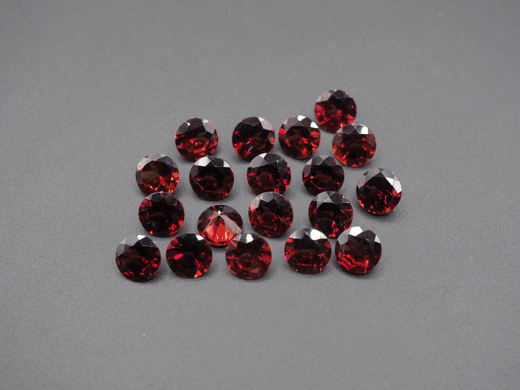 Garnet Faceted Round Shape 8 mm 1 Piece