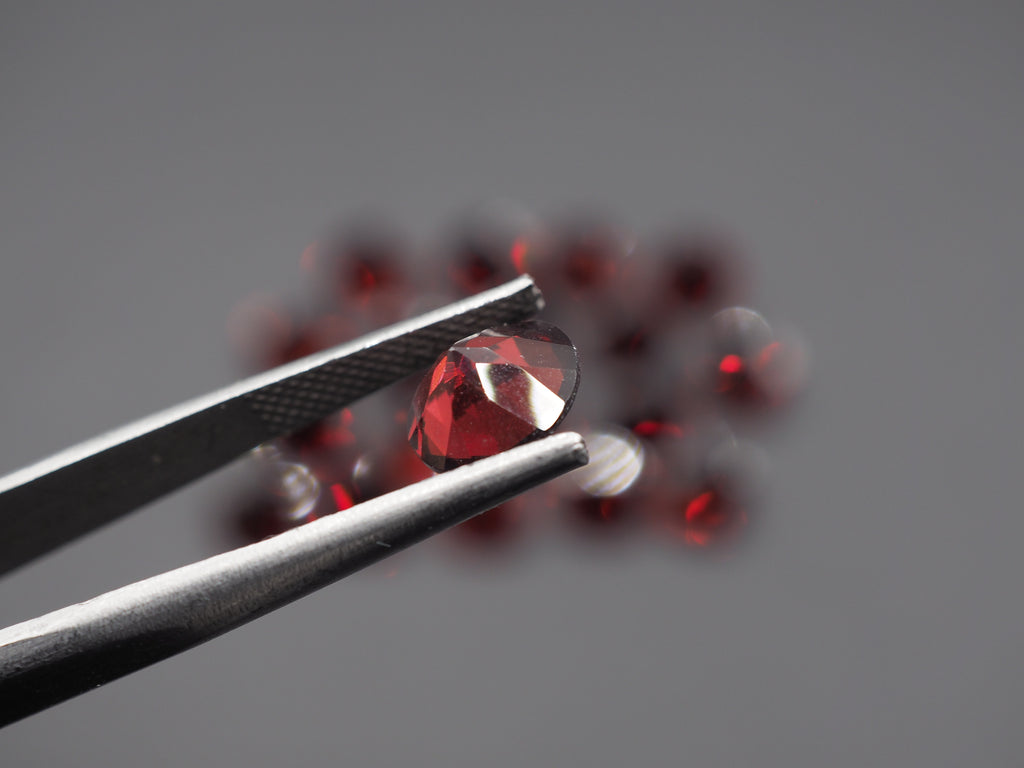 Garnet Faceted Round Shape 8 mm 1 Piece