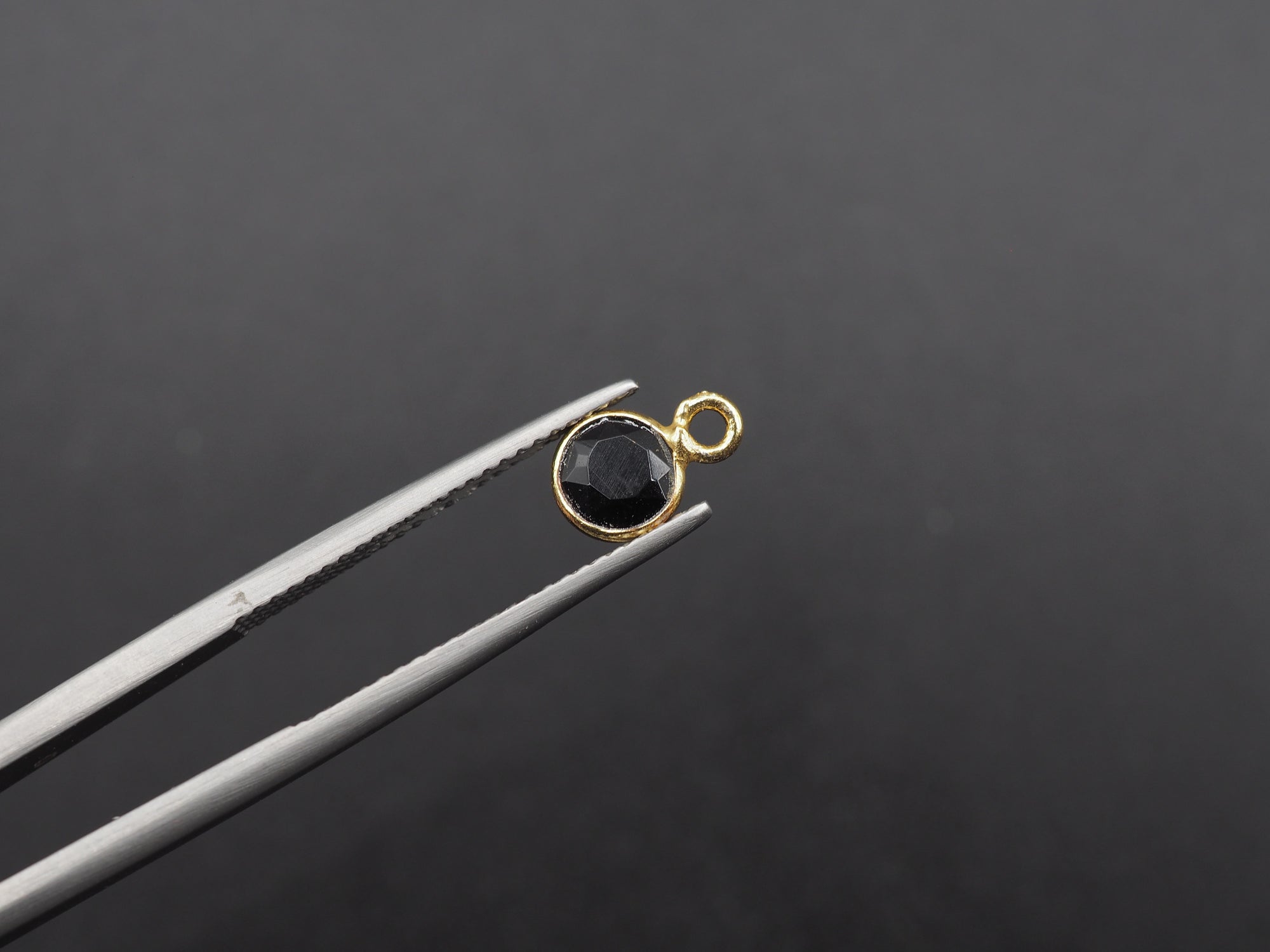 Black Onyx 18K Gold Filled Bezel 6 mm, Single Connector, Onyx Charm