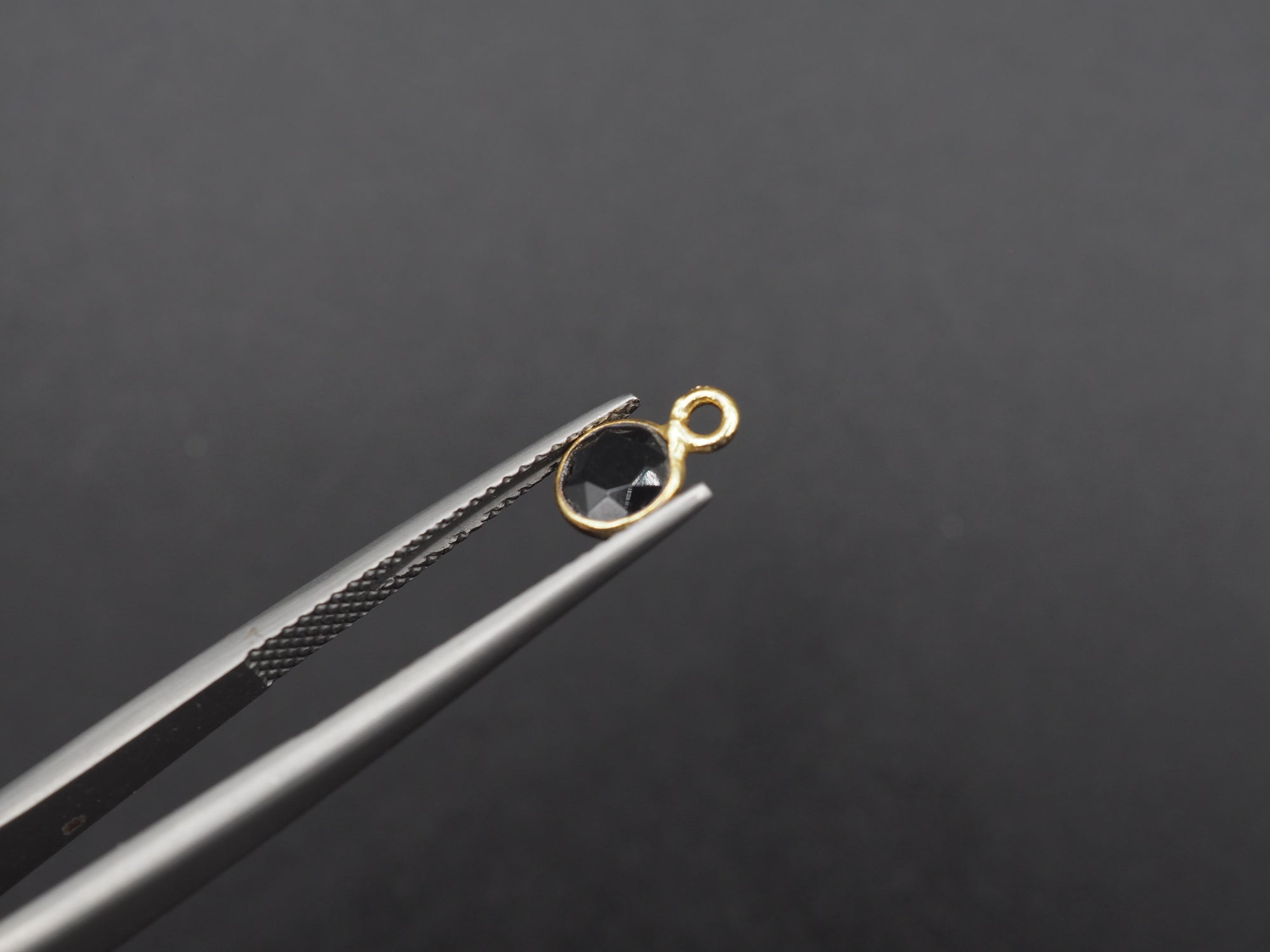 Black Onyx 18K Gold Filled Bezel 6 mm, Single Connector, Onyx Charm