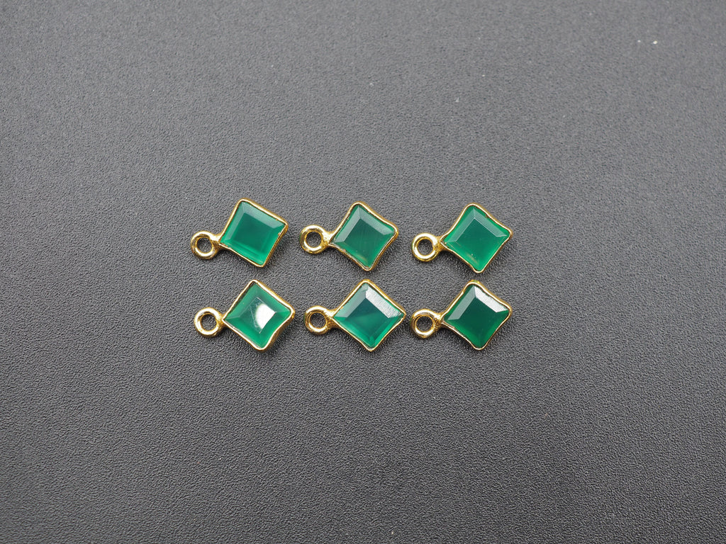 Green Onyx 18K Gold Filled Bezel 6x6 mm, Single Connector Onyx Charm
