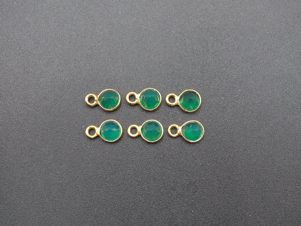 Green Onyx 18K Gold Filled Bezel 5.5 mm, Single Connector Onyx Charm