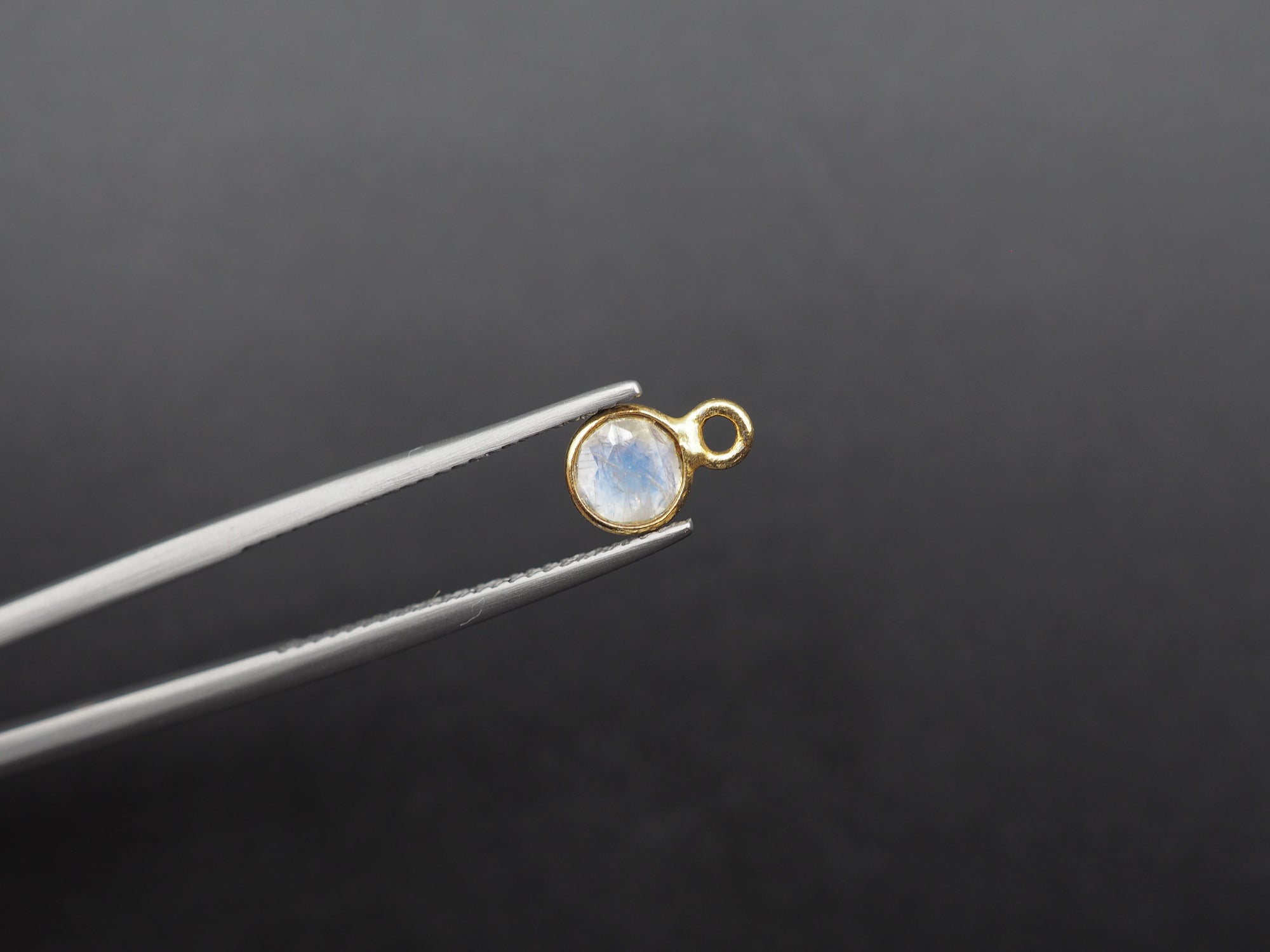 Rainbow Moonstone 18K Gold Filled Bezel 5 mm, Single Connector, Moonstone Charm