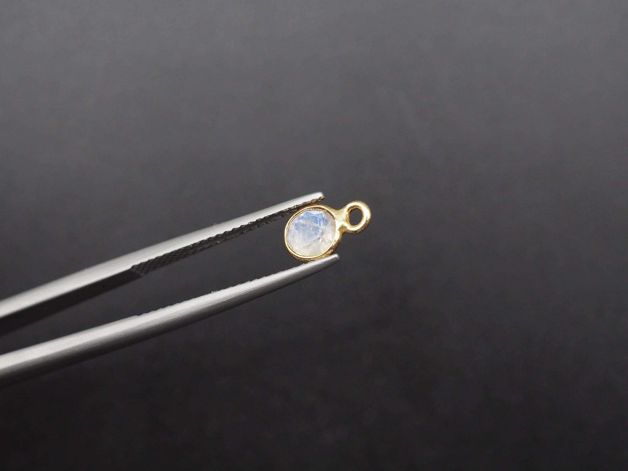 Rainbow Moonstone 18K Gold Filled Bezel 5 mm, Single Connector, Moonstone Charm