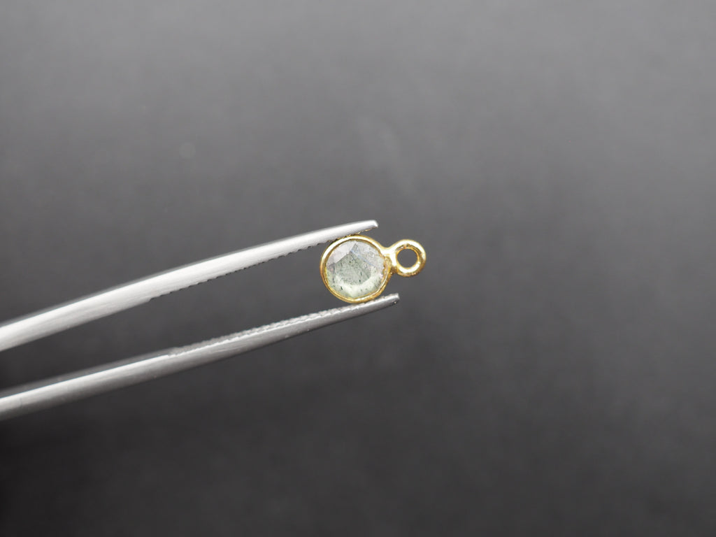 Labradorite 18K Gold Filled Bezel 5 mm, Single Connector, Labradorite Charm