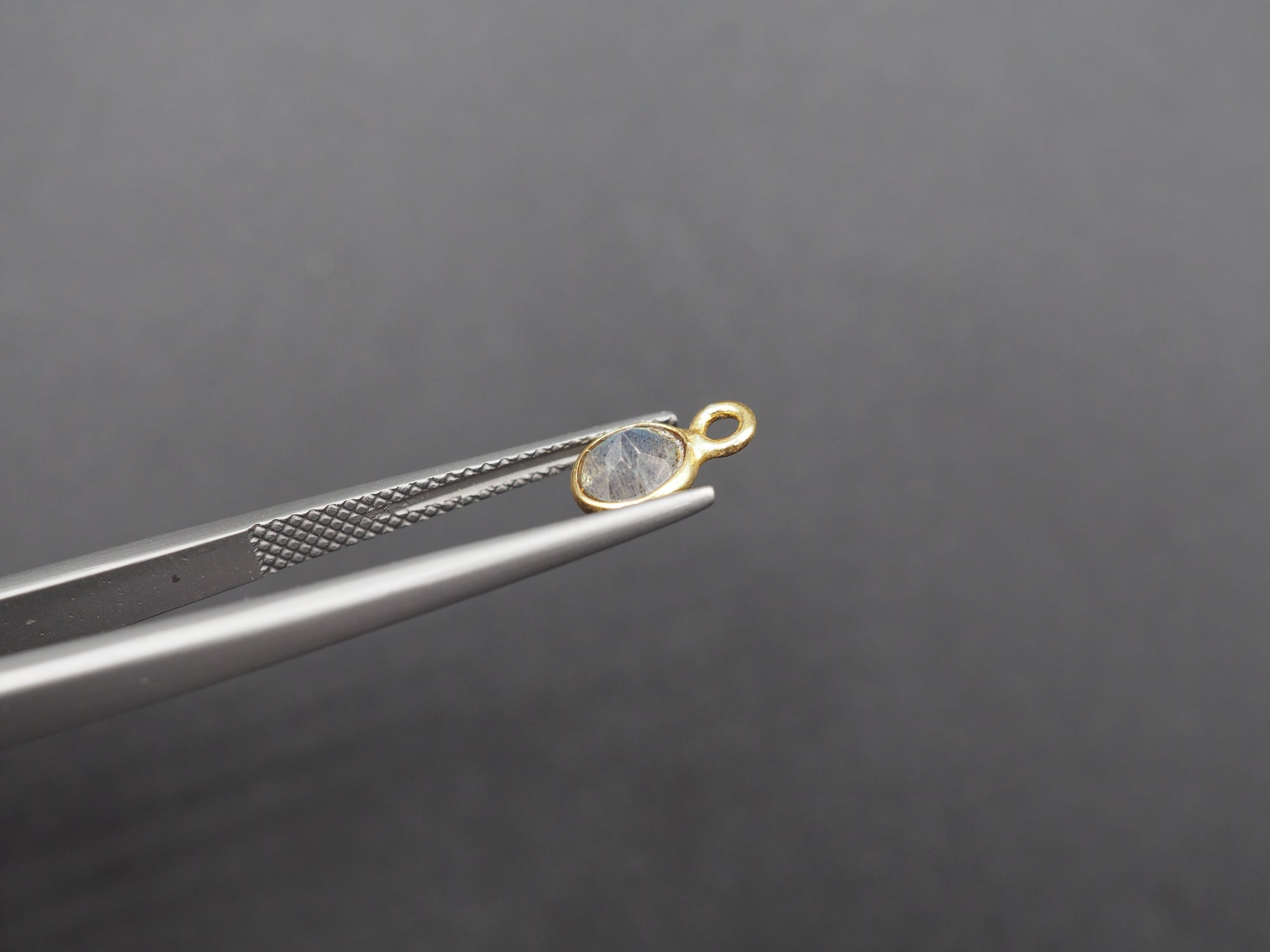 Labradorite 18K Gold Filled Bezel 5 mm, Single Connector, Labradorite Charm