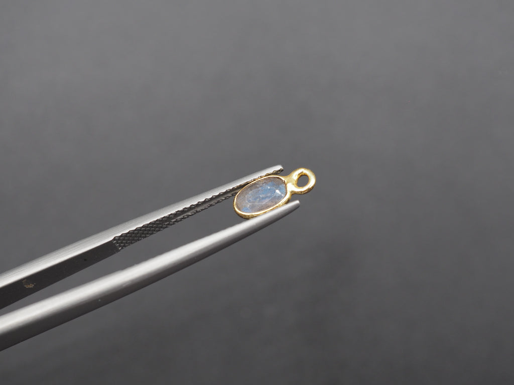 Labradorite 18K Gold Filled Bezel 6x4 mm, Single Connector, Labradorite Charm
