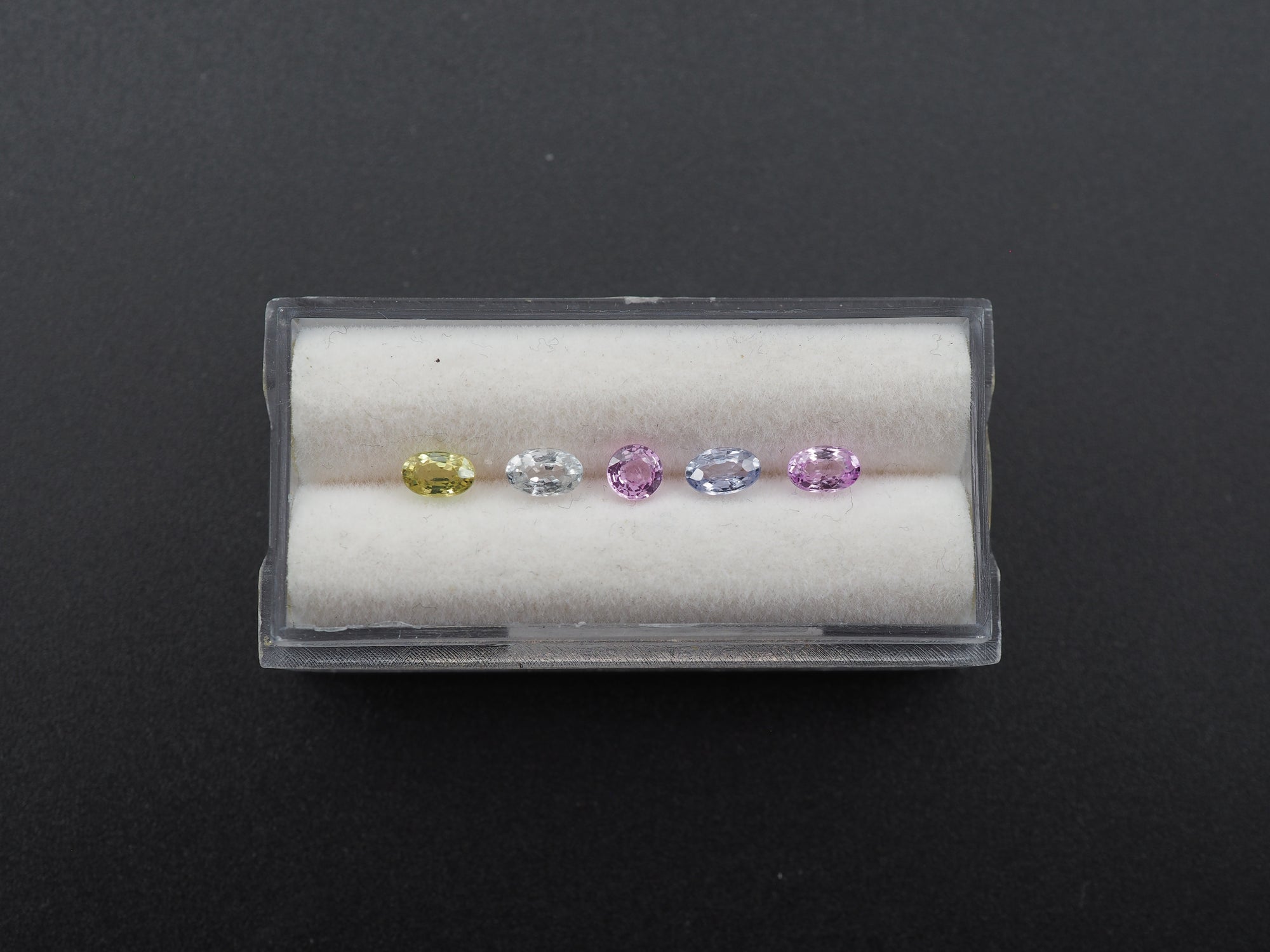 Fancy Sapphire Faceted  Oval Shape 4.9 x 3.1 x 2.3 mm Approximately 1.58 Carat