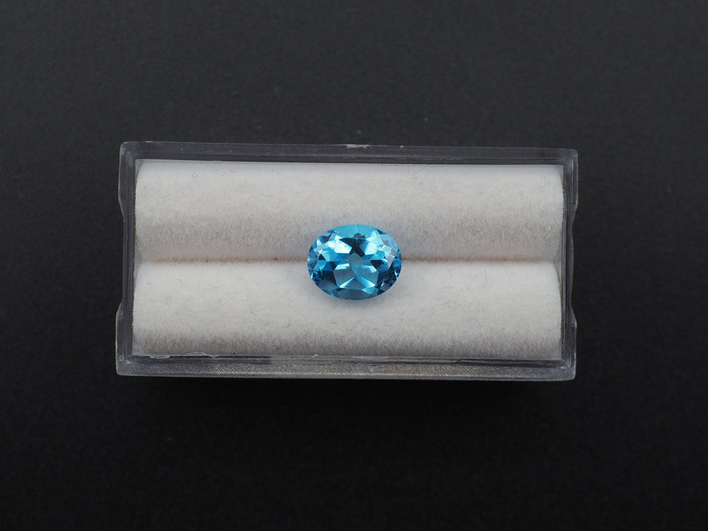 Blue Topaz Faceted Oval Shape 10 x 8 x 5.3 mm Single Piece Approximately 3.28 Carat