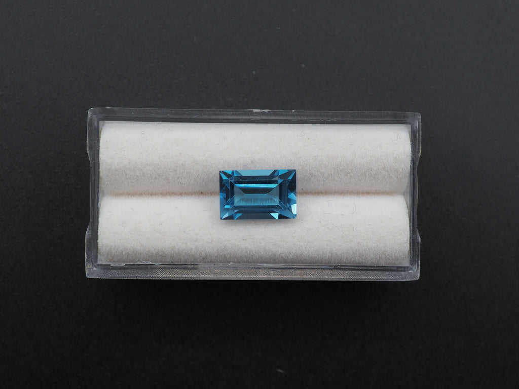 Blue Topaz  Faceted Rectangle 11 x 7 x 5.5 mm Single Piece Approximately 4.27 Carat