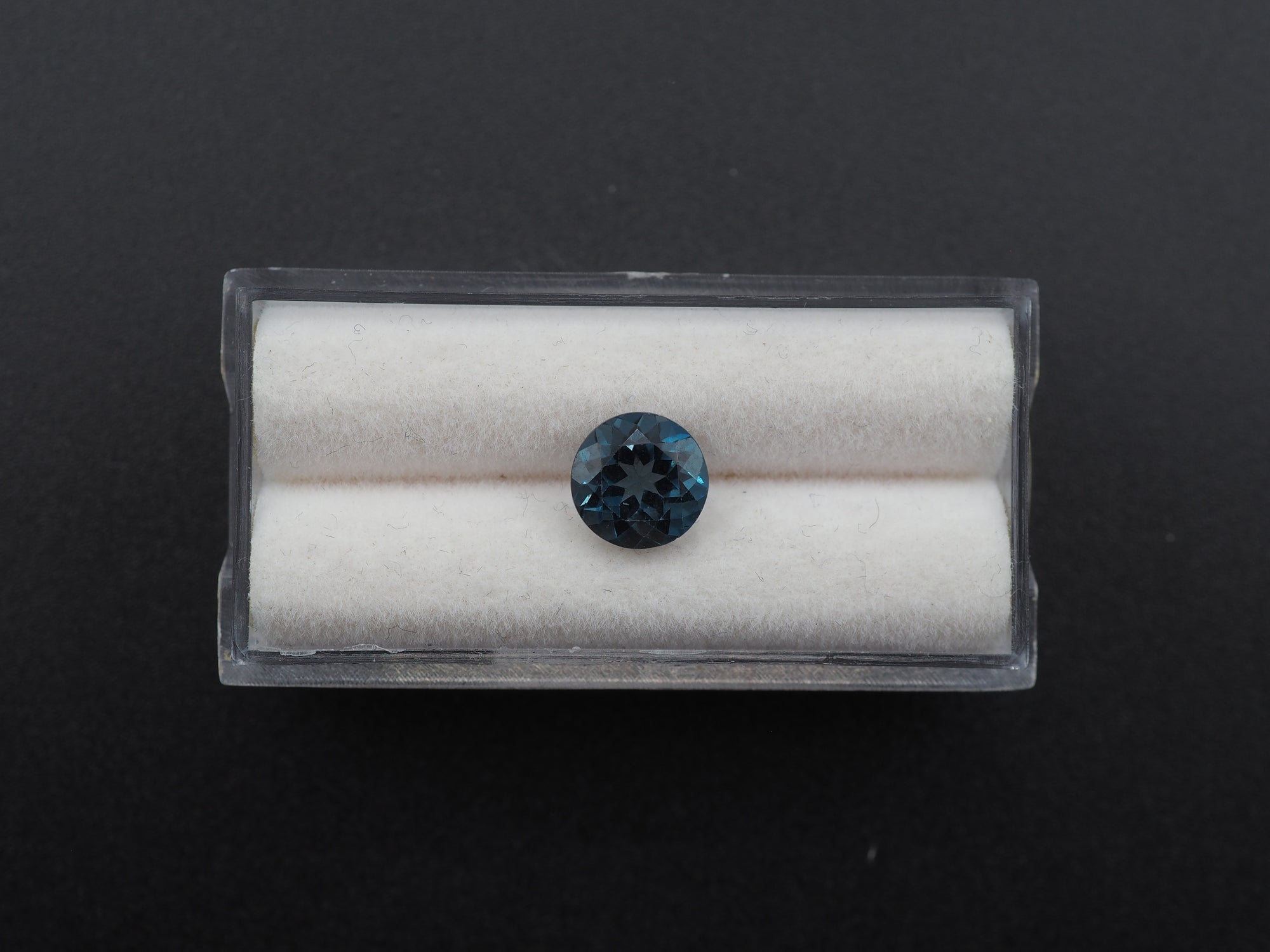 London Blue Topaz Faceted Round Shape 8mm Single piece Approximately 2.6 Carat