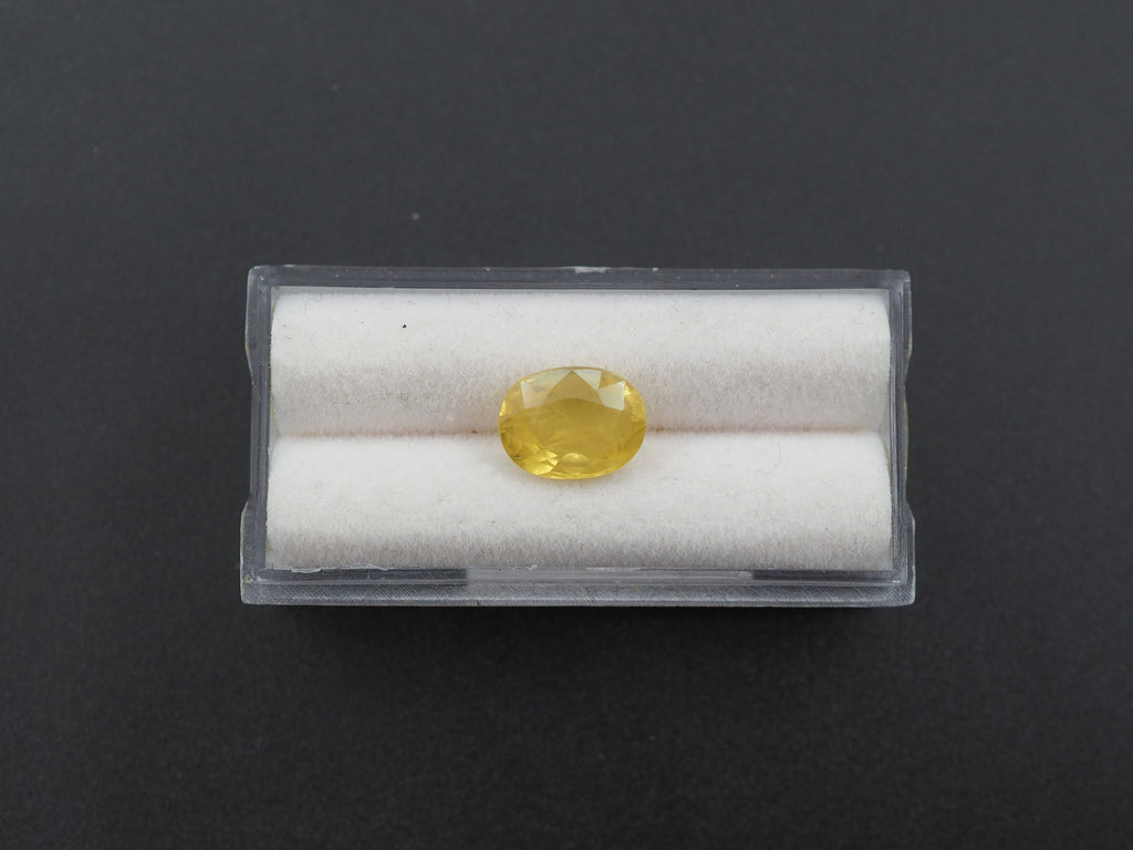 Yellow Sapphire Faceted  Oval Shape 10.5x8x4.5 mm Single Piece Approximately 3.94 Carat