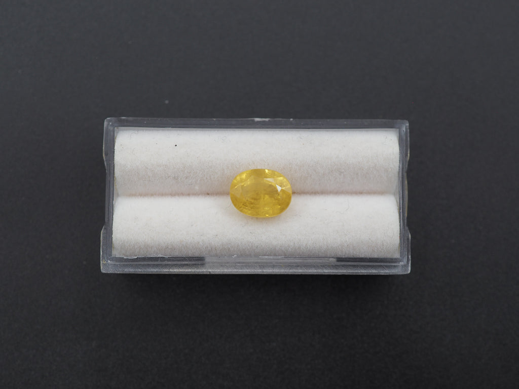 Yellow Sapphire Faceted  Oval Shape 9.5x7.5x5.5 mm Single Piece Approximately 4.21 Carat