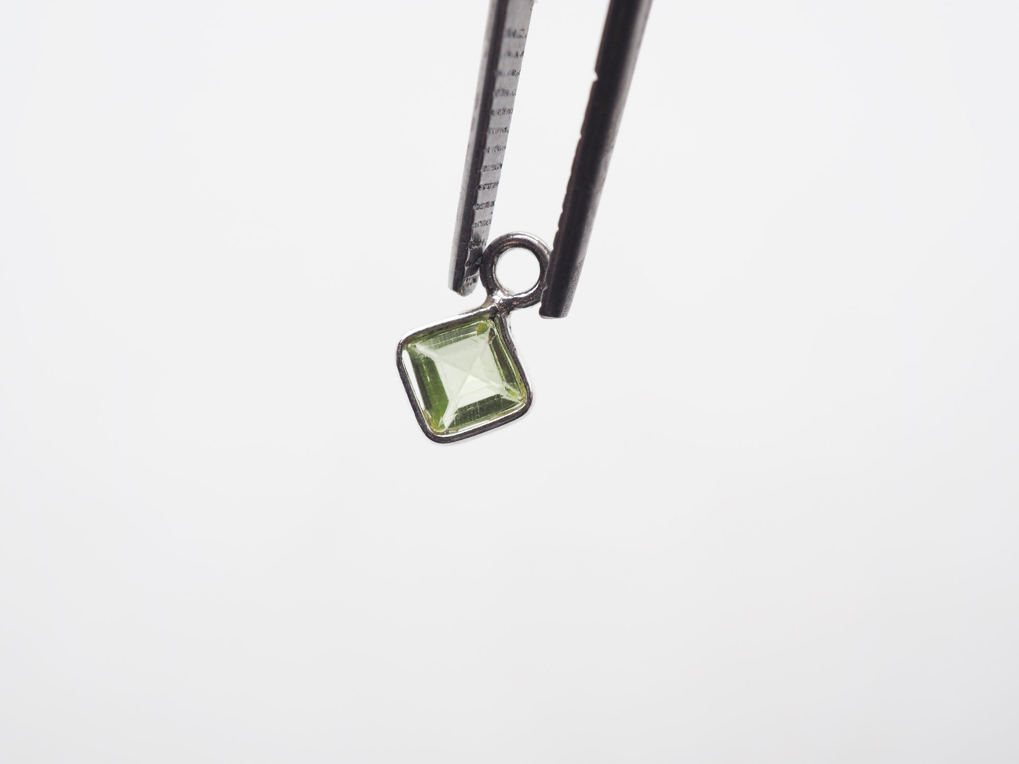 4x4mm Peridot Silver Bezel, Single Connector, Peridot Bezel, Peridot Charm