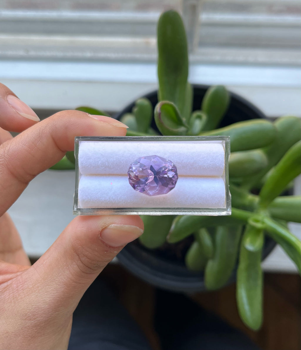 Natural Oval shaped Lavender Faceted Amethyst 15.2x12x10.2mm Single piece Approximately 10.03 Carat