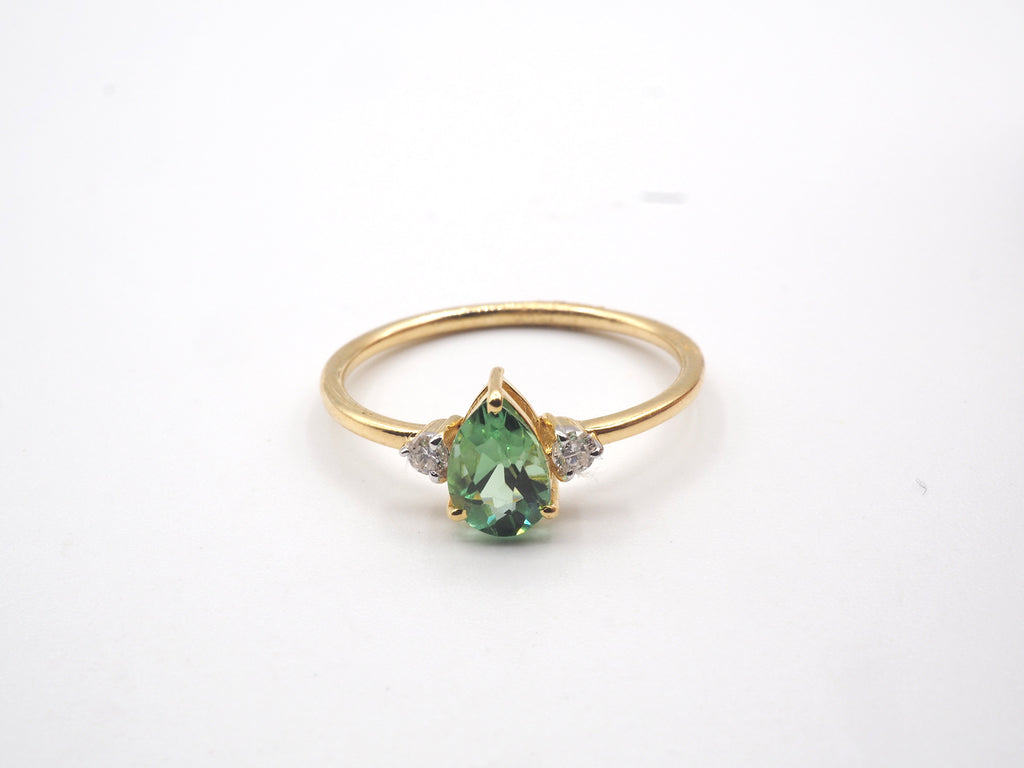 18K Yellow Gold Green Tourmaline Ring with diamond