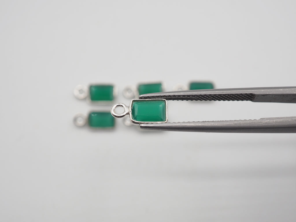 Green Onyx Silver Bezel 6x4 mm, Single Connector, Approximately 6.45 carat (GTG-SBO-7)