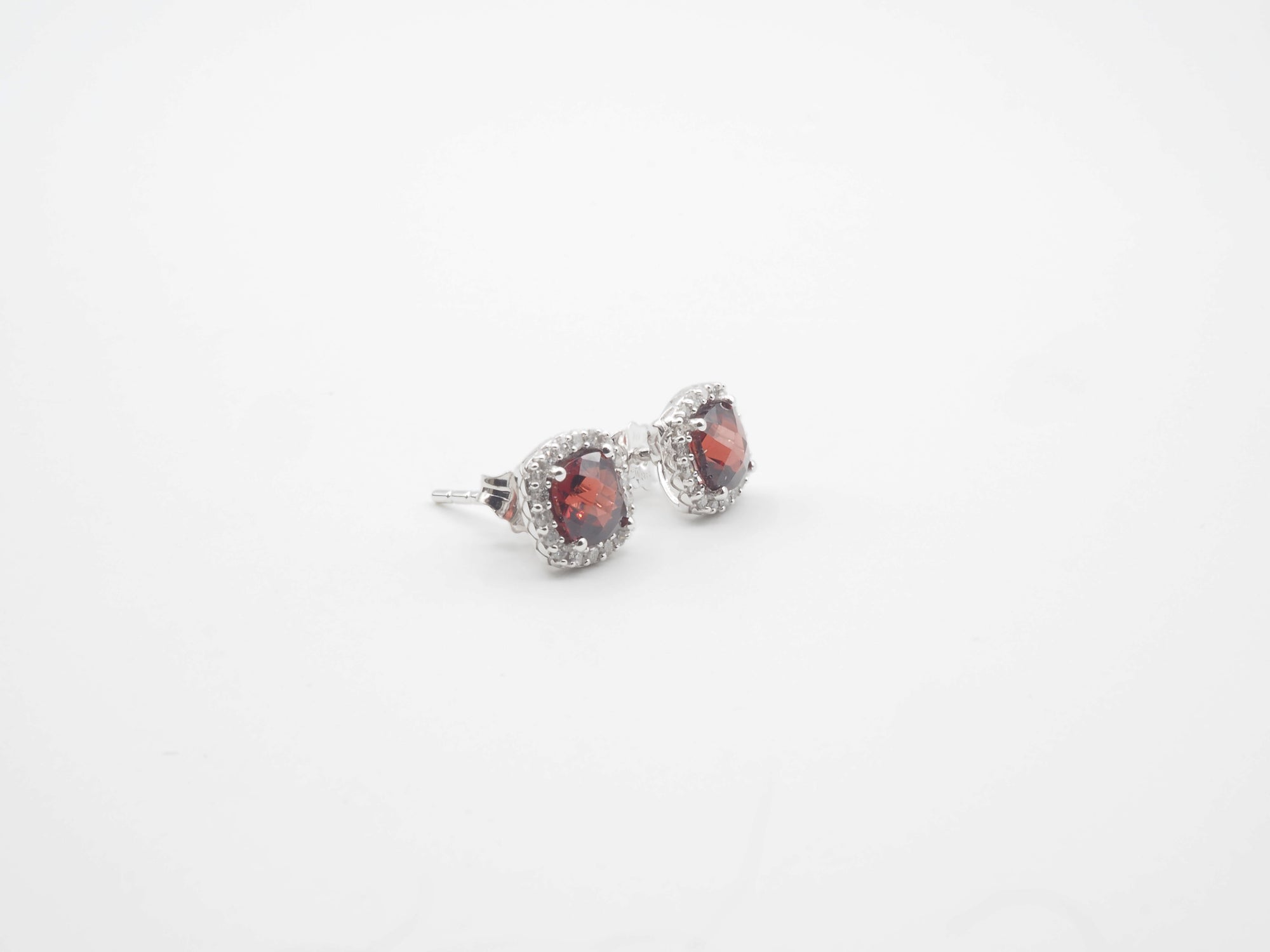 10K White Gold with Diamond Garnet Stud