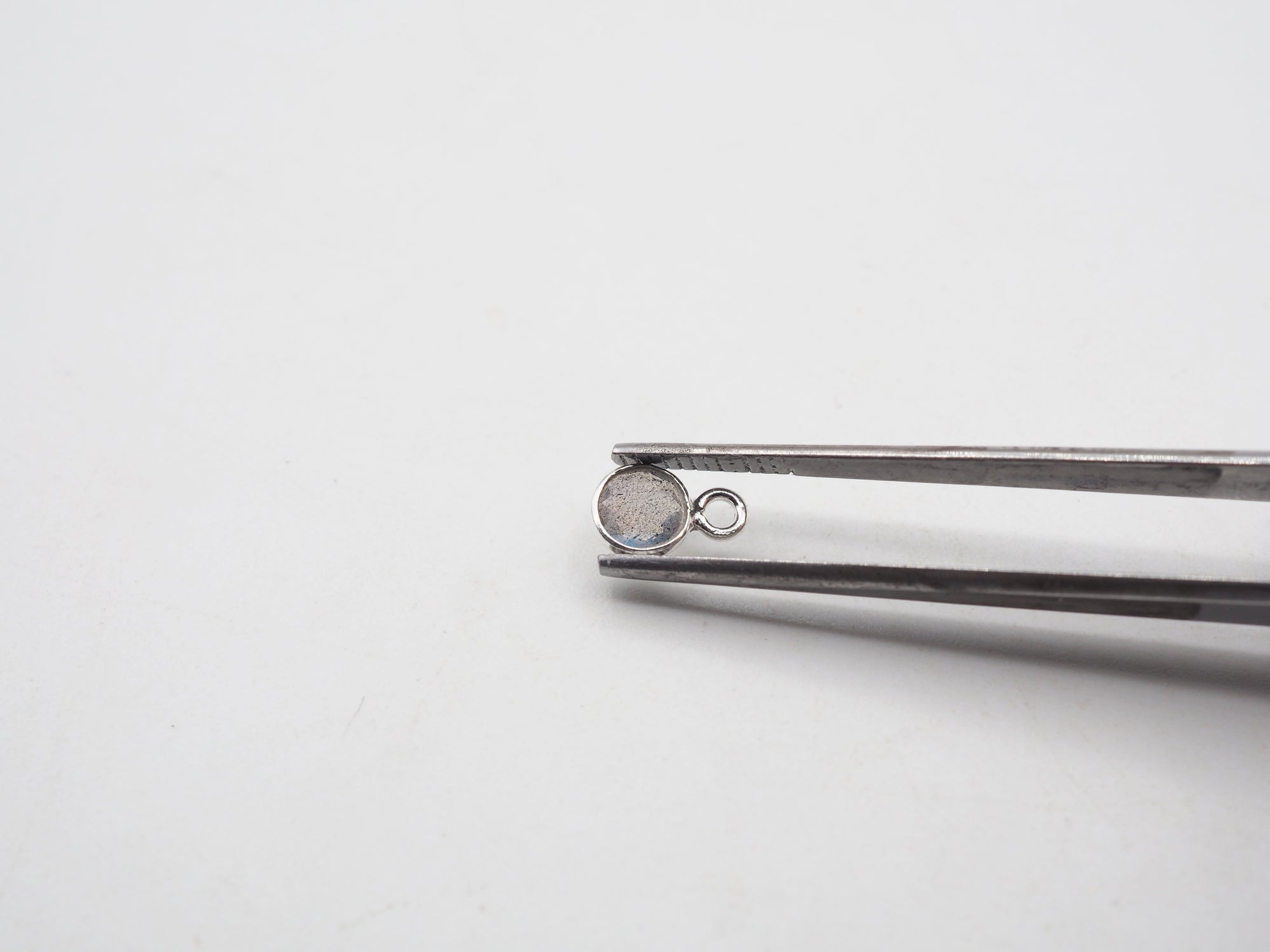 Labradorite Silver Bezel 5mm, Single Connector, Labradorite Charm (GTG-SBL-06)