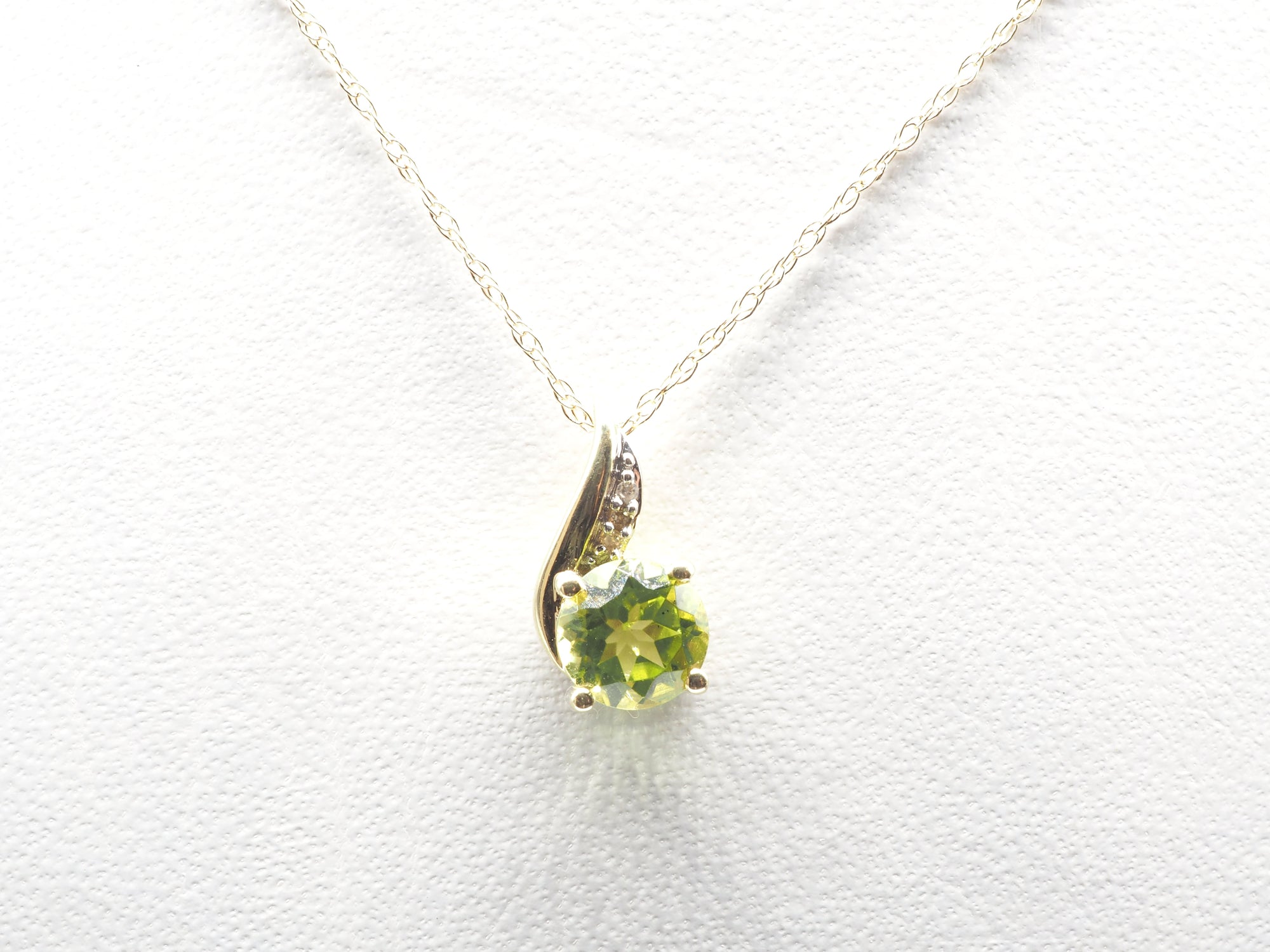 10K Yellow Gold Peridot with Diamond Pendant
