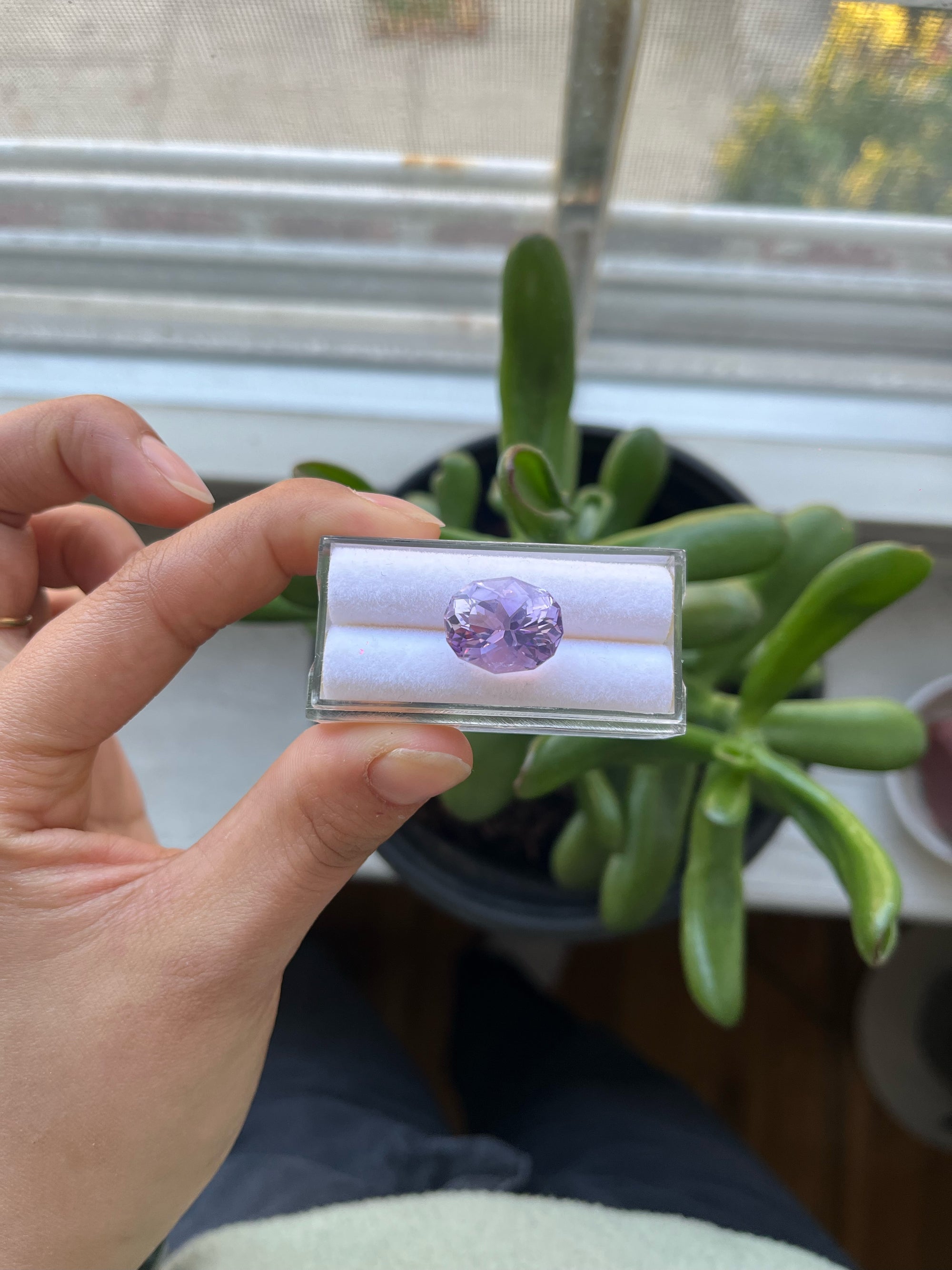 Natural Oval shaped Lavender Amethyst 16x13.5x10mm Single piece Approximately 10.74 Carat