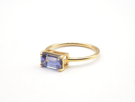 18K Yellow Gold Tanzanite Ring