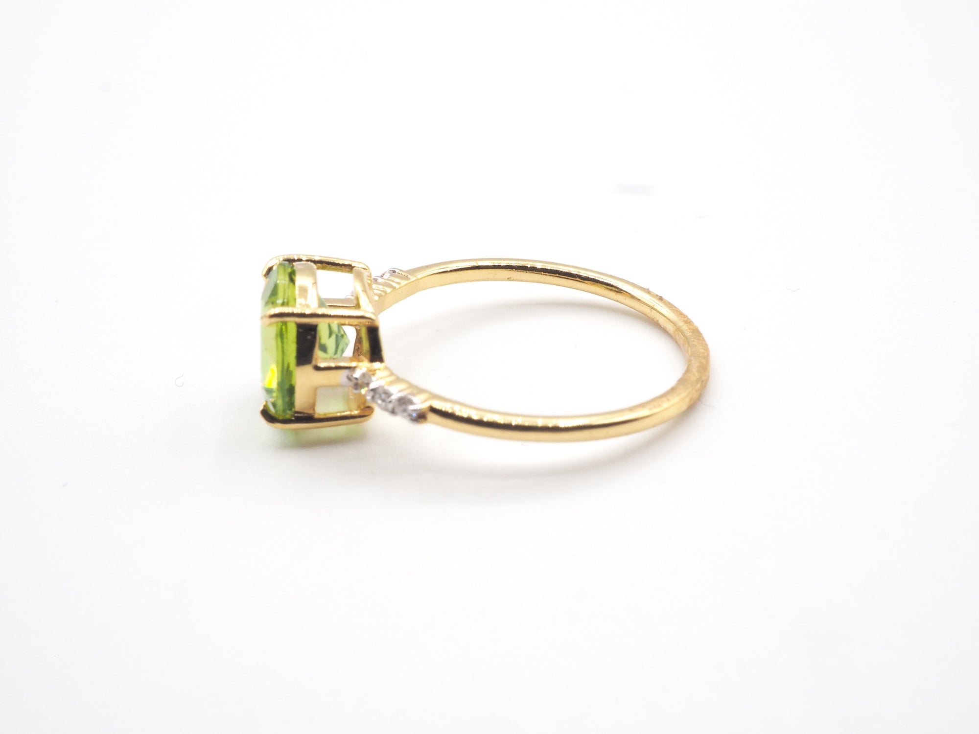18K Yellow Gold Peridot with Diamond Ring ( BR 1659)