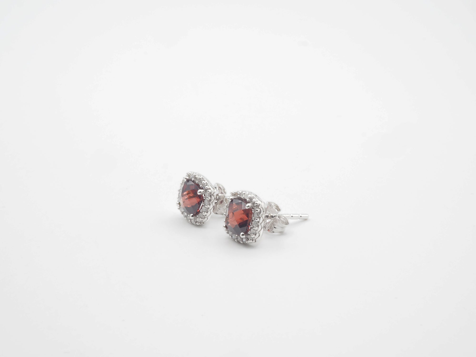 10K White Gold with Diamond Garnet Stud