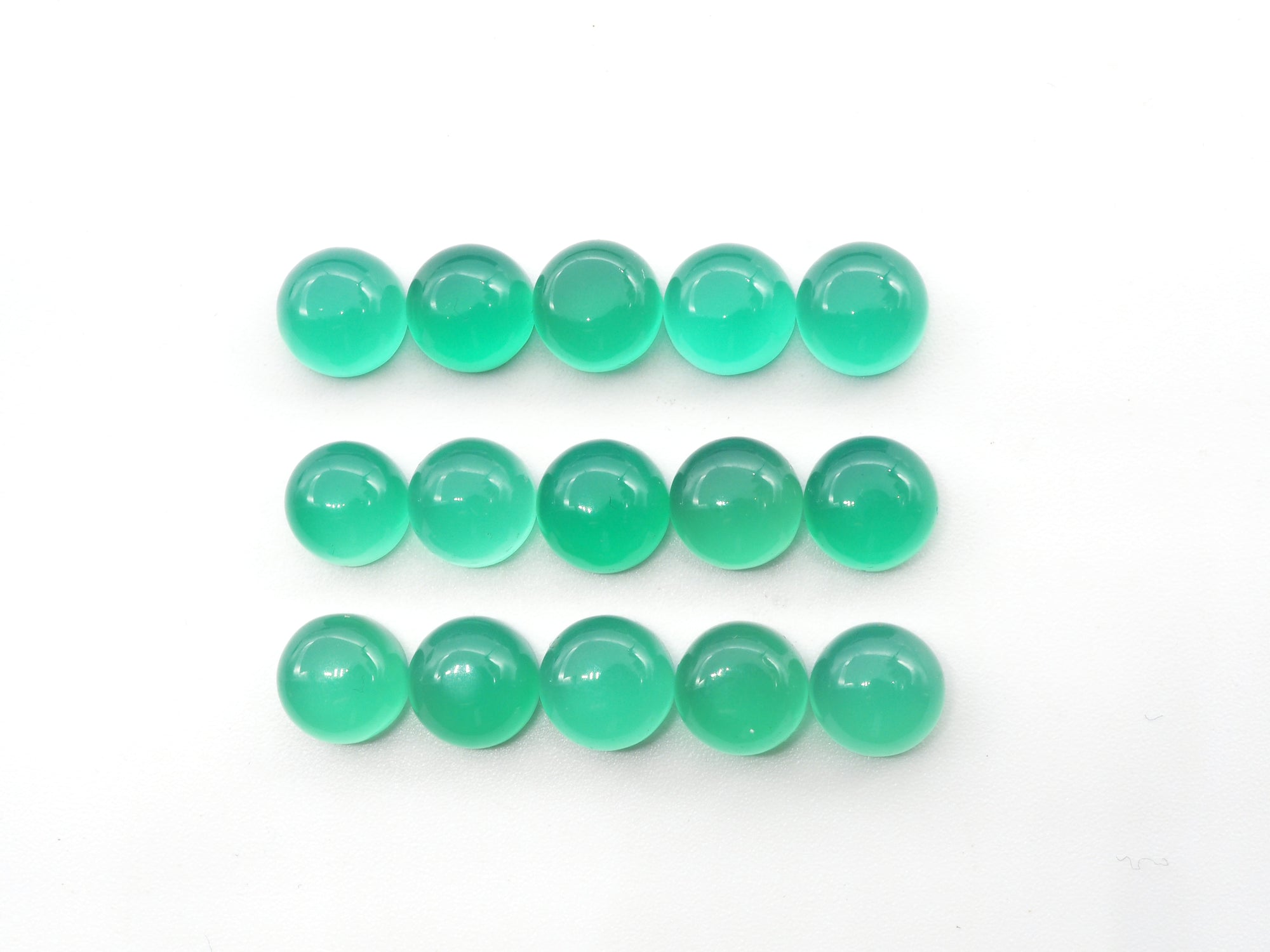 Green Onyx Round  cabs 7mm  Approximately 21.95Carat