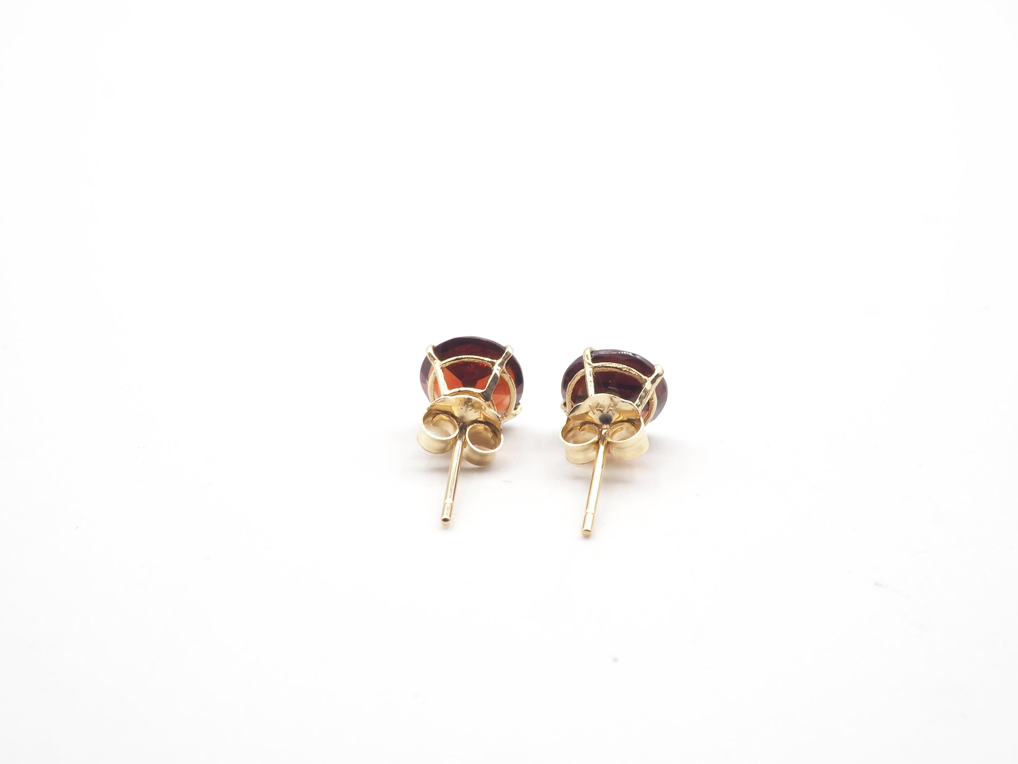 14K Yellow Gold Garnet Stud