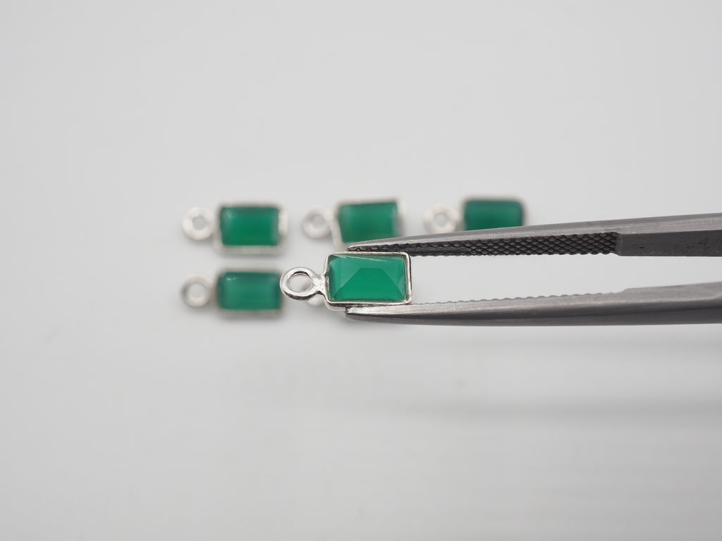 Green Onyx Silver Bezel 6x4 mm, Single Connector, Approximately 6.45 carat (GTG-SBO-7)