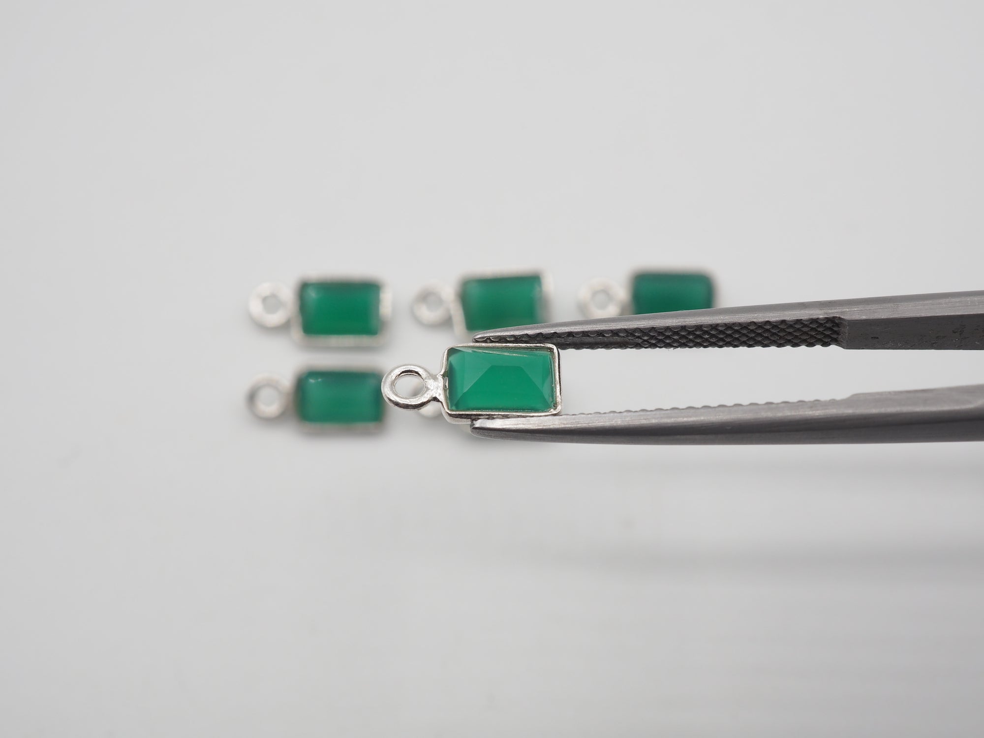 Green Onyx Silver Bezel 6x4 mm, Single Connector, Approximately 6.45 carat (GTG-SBO-7)