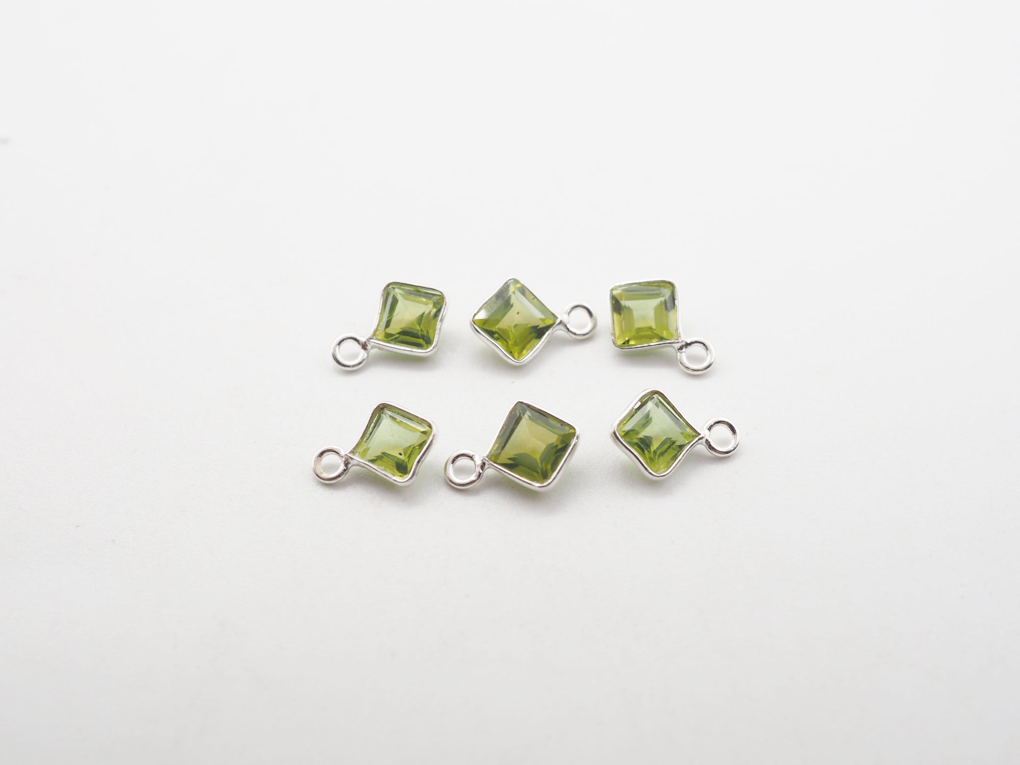 5mm Peridot Silver Bezel, Single Connector, Peridot Bezel, Peridot Charm