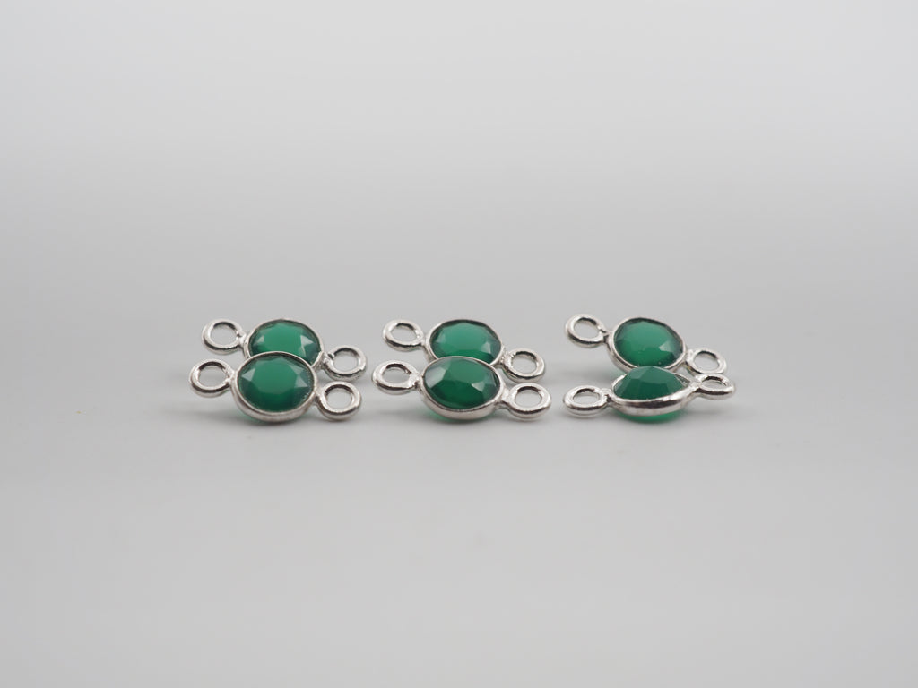 Green Onyx Silver Bezel 5 mm, Double Connector, Approximately 6.87 carat (GTG-SBO-12)