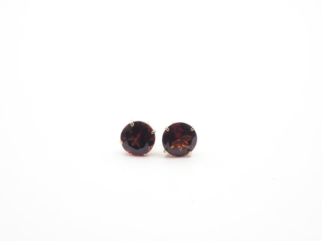 14K Yellow Gold Garnet Stud
