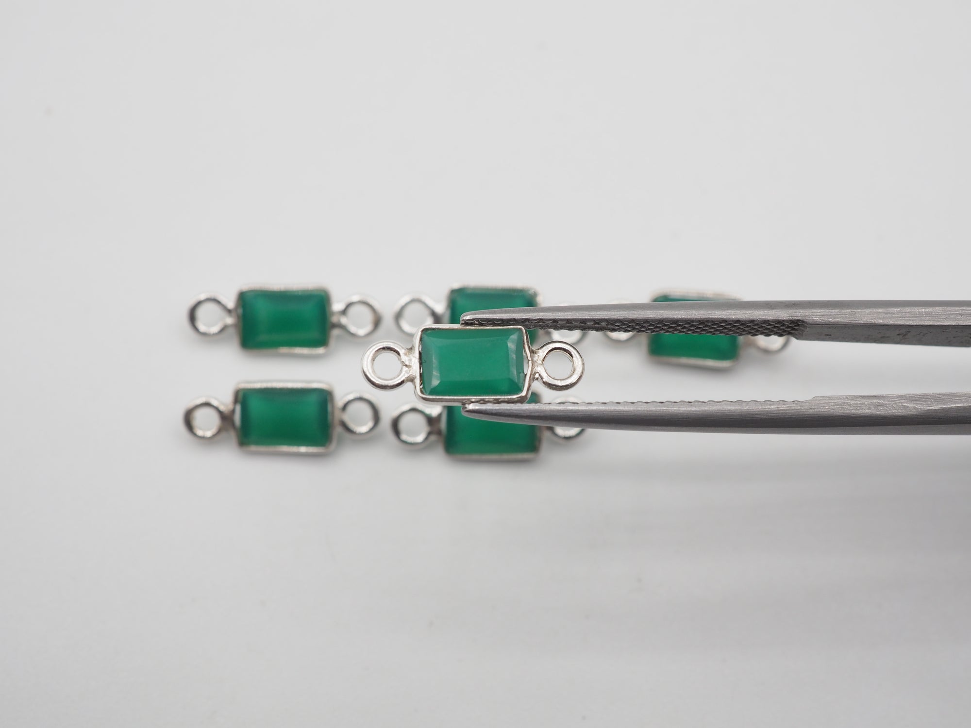 Green Onyx Silver Bezel 6x4 mm, Double Connector, Approximately 7.44 carat (GTG-SBO-8)