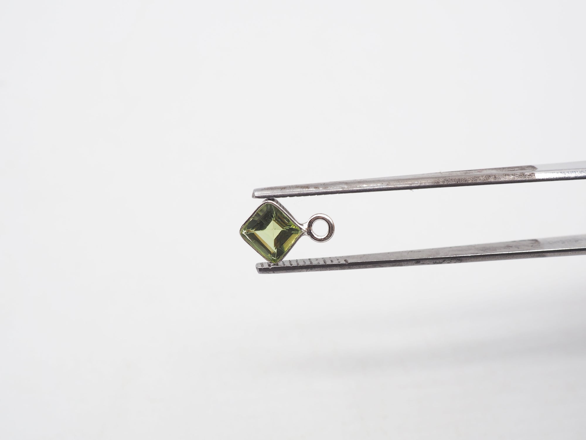 5mm Peridot Silver Bezel, Single Connector, Peridot Bezel, Peridot Charm
