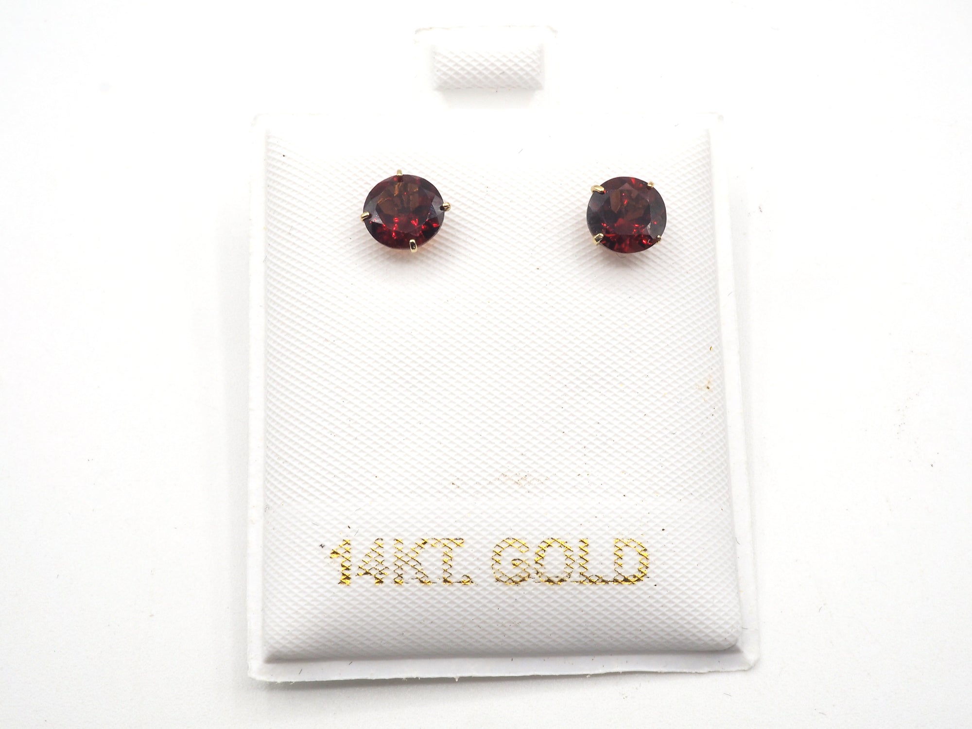 14K Yellow Gold Garnet Stud
