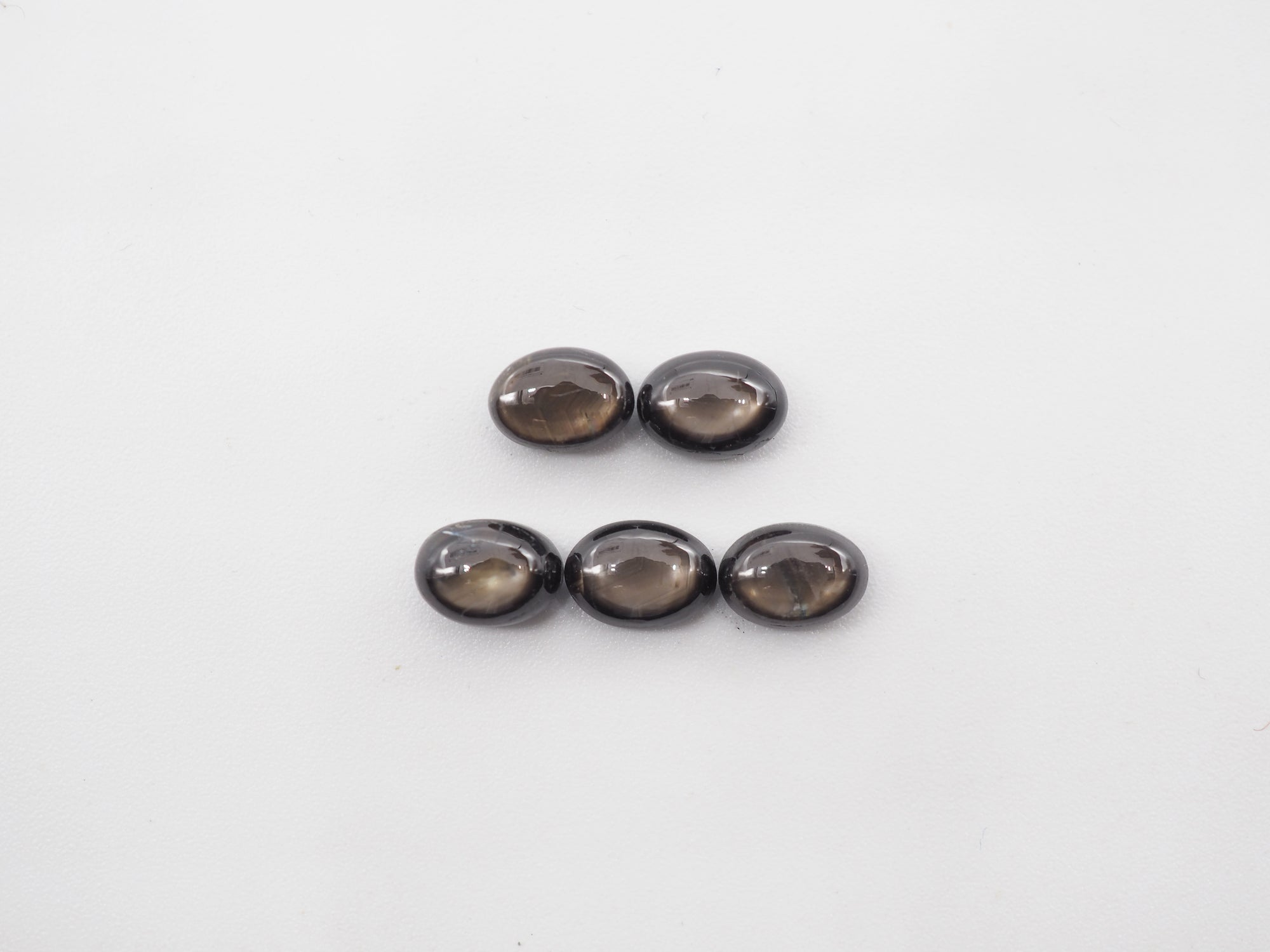 Black Star Sapphire Cab  Oval  7x5mm  Approximately 4.10 Carat, 5pcs