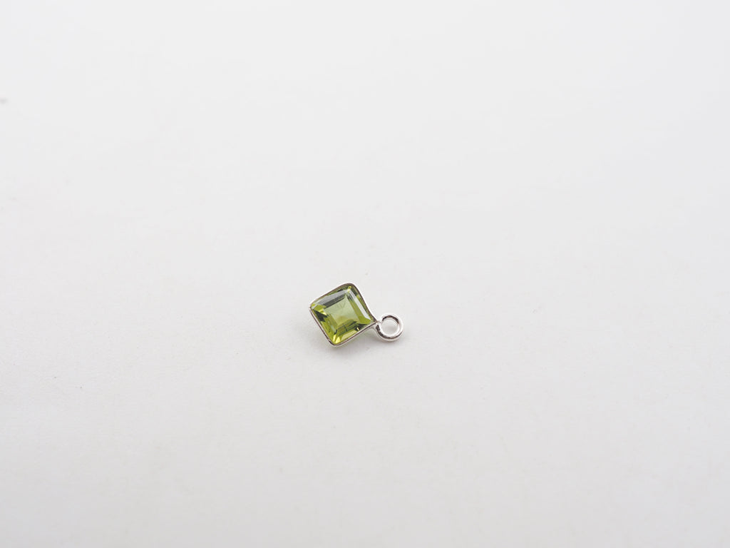 5mm Peridot Silver Bezel, Single Connector, Peridot Bezel, Peridot Charm